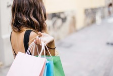 Obchodní centrum Litavka v Králově Dvoře roste před očima. Stavba jde podle plánu